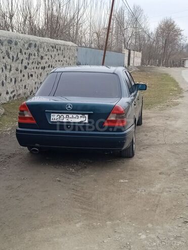 Mercedes C 180 1995, 215,000 km - 1.8 l - Balakən