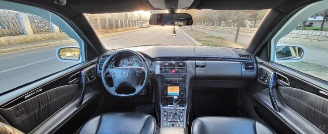 Mercedes E 320 2001, 264,000 km - 3.2 l - Bakı