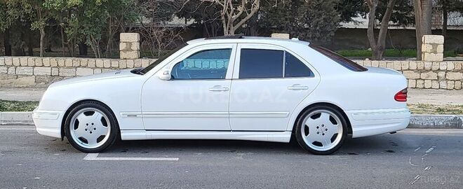 Mercedes E 320 2001, 264,000 km - 3.2 l - Bakı