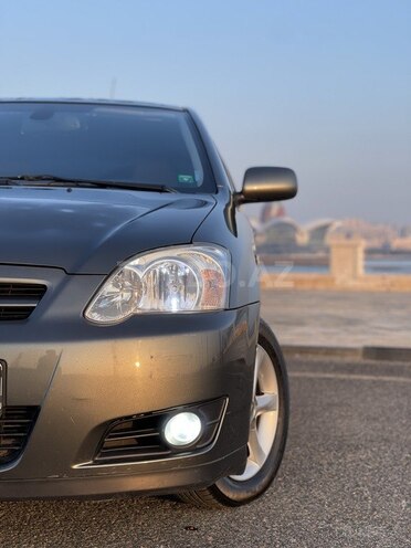 Toyota Corolla 2005, 178,000 km - 1.4 л - Bakı