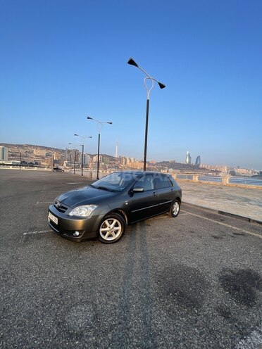 Toyota Corolla 2005, 178,000 km - 1.4 л - Bakı