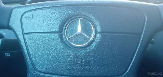 Mercedes E 240 1999, 327,600 km - 2.4 l - Bərdə