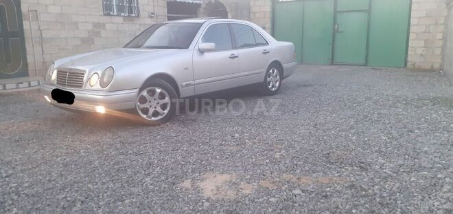 Mercedes E 240 1999, 327,600 km - 2.4 l - Bərdə