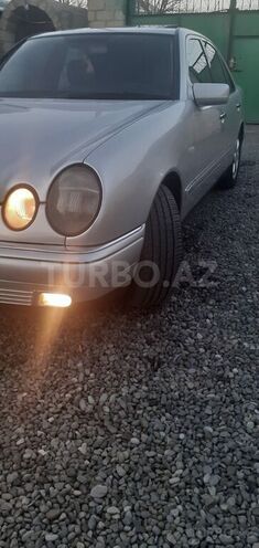 Mercedes E 240 1999, 327,600 km - 2.4 l - Bərdə