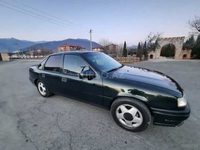 Opel Vectra 1994, 420,000 km - 2.0 l - Qax