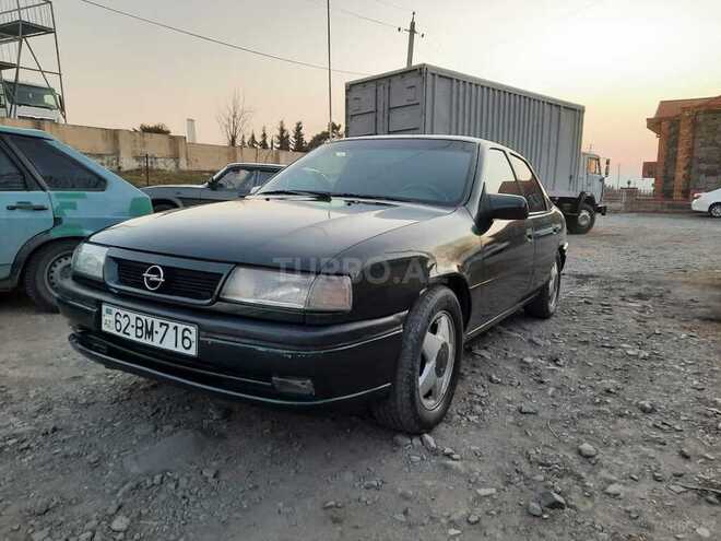 Opel Vectra 1994, 420,000 km - 2.0 l - Qax