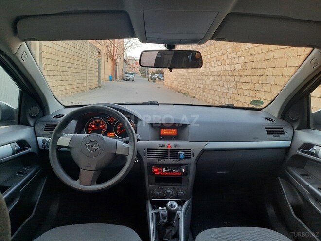 Opel Astra 2006, 131,000 km - 1.4 l - Bakı