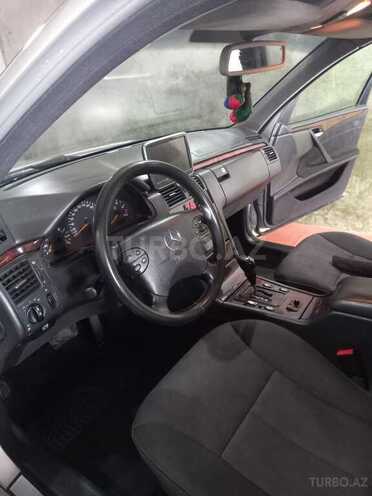 Mercedes E 220 2000, 443,139 km - 2.2 л - Astara