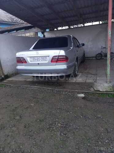 Mercedes E 220 2000, 443,139 km - 2.2 л - Astara