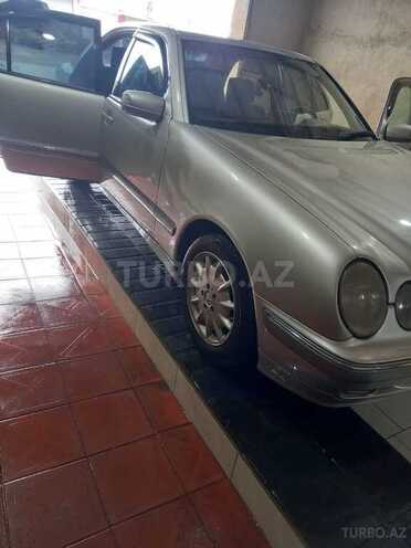 Mercedes E 220 2000, 443,139 km - 2.2 л - Astara