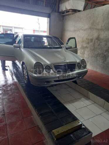 Mercedes E 220 2000, 443,139 km - 2.2 л - Astara