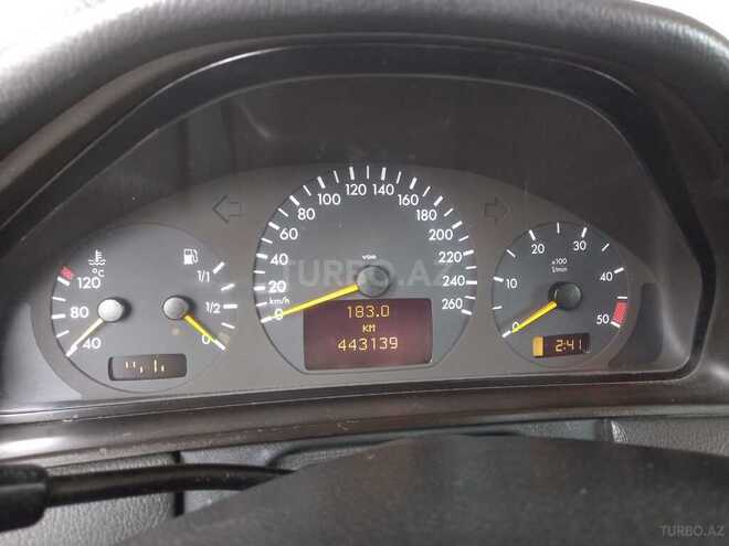 Mercedes E 220 2000, 443,139 km - 2.2 л - Astara