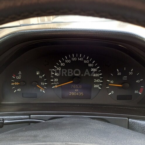 Mercedes E 220 2002, 290,445 km - 2.2 l - Bakı