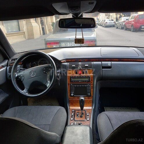 Mercedes E 220 2002, 290,445 km - 2.2 l - Bakı