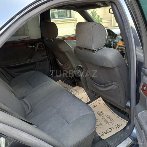 Mercedes E 220 2002, 290,445 km - 2.2 l - Bakı