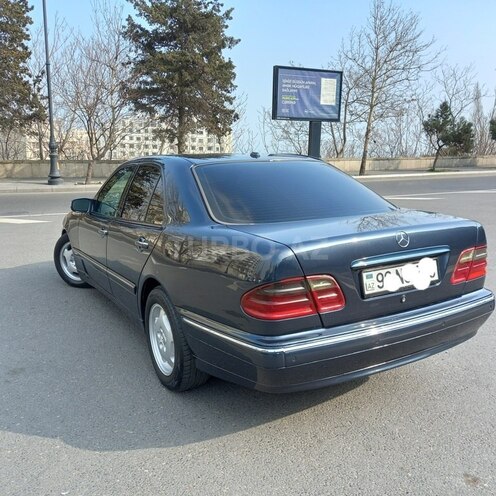 Mercedes E 220 2002, 290,445 km - 2.2 l - Bakı