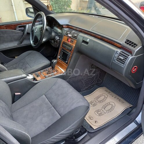 Mercedes E 220 2002, 290,445 km - 2.2 l - Bakı