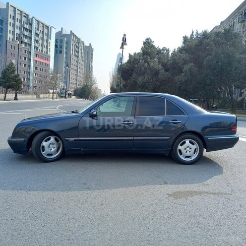Mercedes E 220 2002, 290,445 km - 2.2 l - Bakı