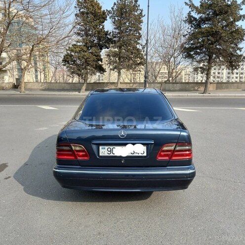 Mercedes E 220 2002, 290,445 km - 2.2 l - Bakı