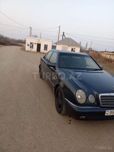 Mercedes E 240 1998, 150,000 km - 2.4 l - Sabirabad