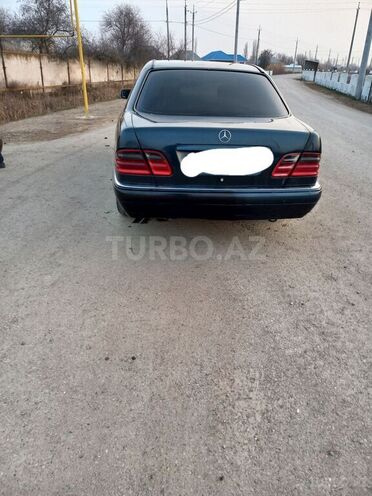 Mercedes E 240 1998, 150,000 km - 2.4 l - Sabirabad