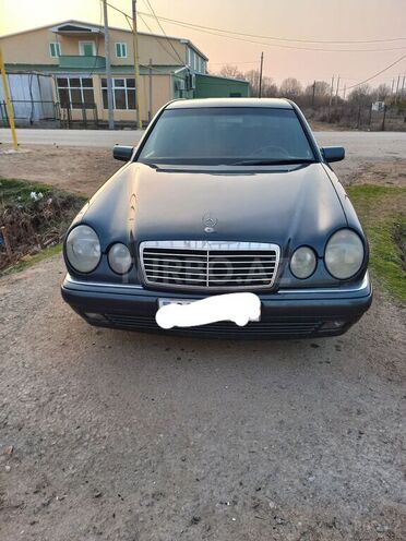 Mercedes E 240 1998, 150,000 km - 2.4 l - Sabirabad