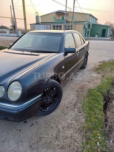 Mercedes E 240 1998, 150,000 km - 2.4 l - Sabirabad