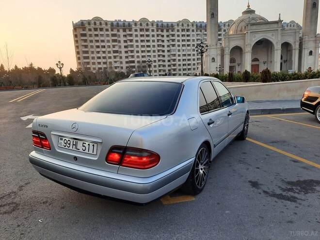 Mercedes E 230 1997, 233,560 km - 2.3 l - Bakı