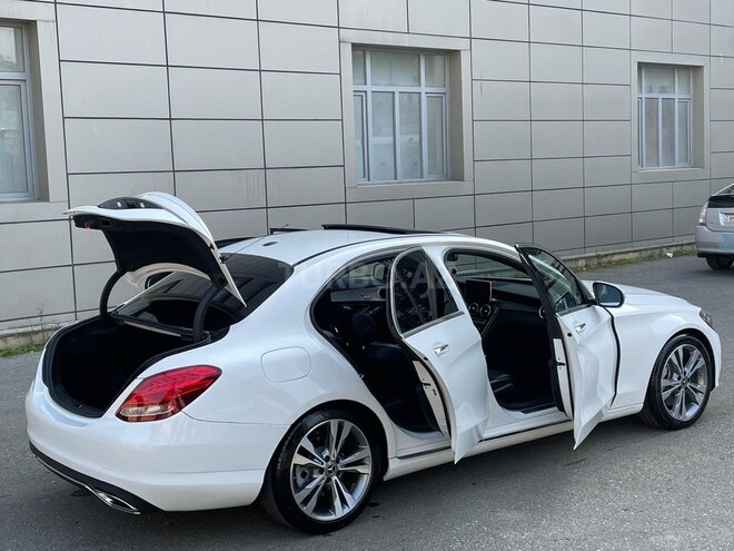 Mercedes C 300 2018, 38,000 km - 2.0 л - Bakı