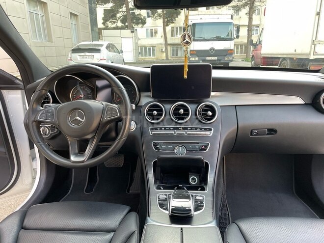 Mercedes C 300 2018, 38,000 km - 2.0 л - Bakı