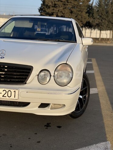 Mercedes E 220 2000, 526,000 km - 2.2 l - Bakı