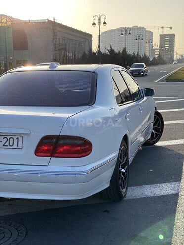 Mercedes E 220 2000, 526,000 km - 2.2 l - Bakı