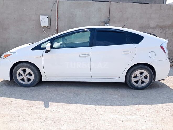 Toyota Prius 2011, 200,000 km - 1.8 л - Bakı