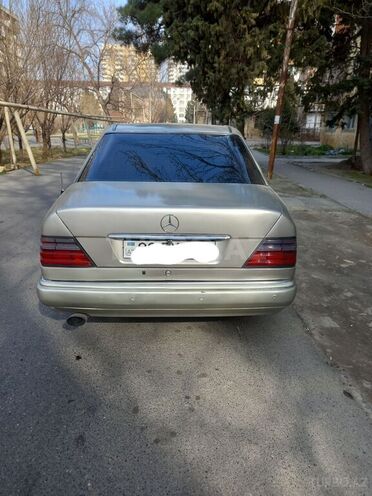 Mercedes E 200 1994, 465,000 km - 2.0 l - Bakı