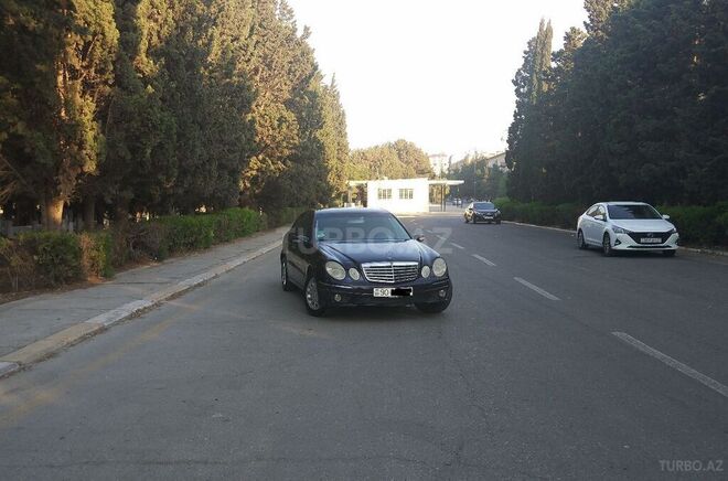 Mercedes E 220 2004, 450,000 km - 2.2 l - Sumqayıt