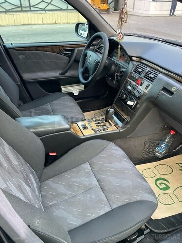 Mercedes E 270 2001, 486,000 km - 2.7 л - Bakı