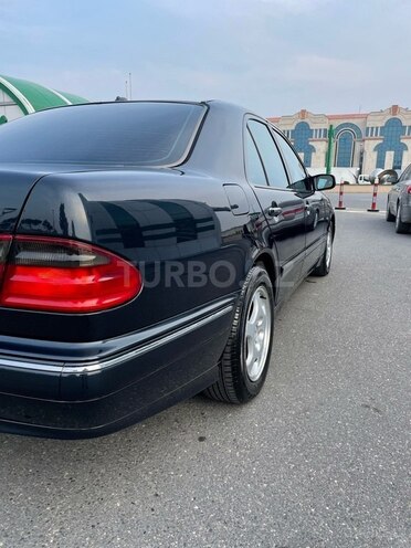 Mercedes E 270 2001, 486,000 km - 2.7 л - Bakı