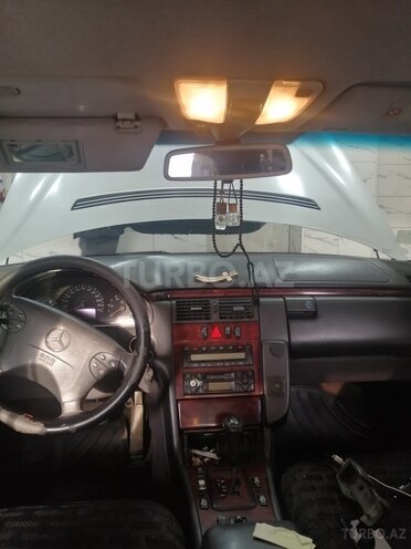Mercedes E 220 2000, 520,000 km - 2.2 l - Bakı