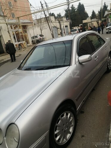 Mercedes E 220 2000, 520,000 km - 2.2 l - Bakı