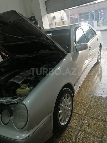 Mercedes E 220 2000, 520,000 km - 2.2 l - Bakı