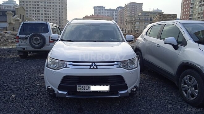 Mitsubishi Outlander 2015, 130,000 km - 3.0 l - Bakı