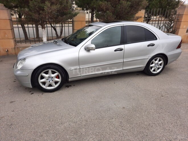 Mercedes C 220 2001, 338,000 km - 2.2 л - Bakı
