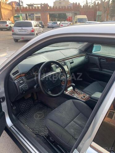 Mercedes E 280 1998, 320,000 km - 2.8 л - Gəncə