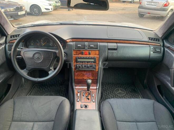 Mercedes E 280 1998, 320,000 km - 2.8 л - Gəncə