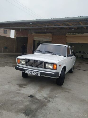 LADA (VAZ) 2107 2011, 176,000 km - 1.6 l - Salyan