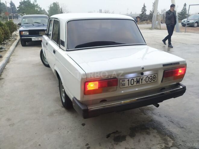 LADA (VAZ) 2107 2011, 176,000 km - 1.6 l - Salyan