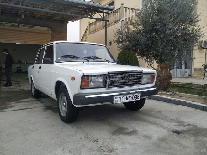 LADA (VAZ) 2107 2011, 176,000 km - 1.6 l - Salyan