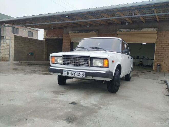 LADA (VAZ) 2107 2011, 176,000 km - 1.6 l - Salyan