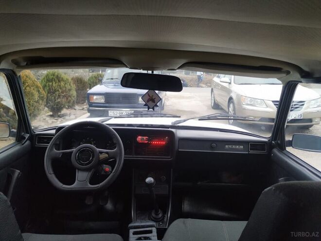 LADA (VAZ) 2107 2011, 176,000 km - 1.6 l - Salyan