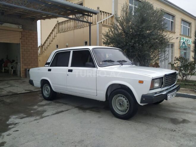 LADA (VAZ) 2107 2011, 176,000 km - 1.6 l - Salyan